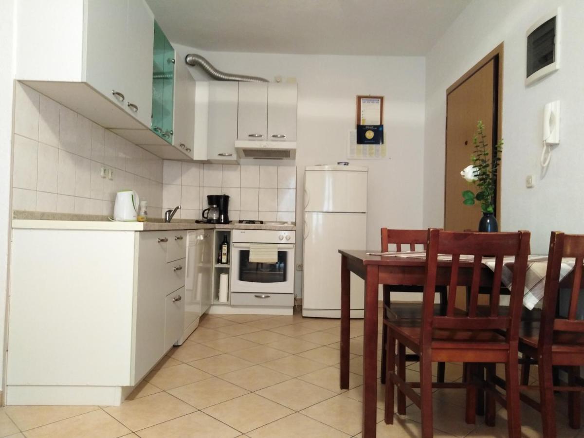 Apartment Doris Kaštela Екстериор снимка